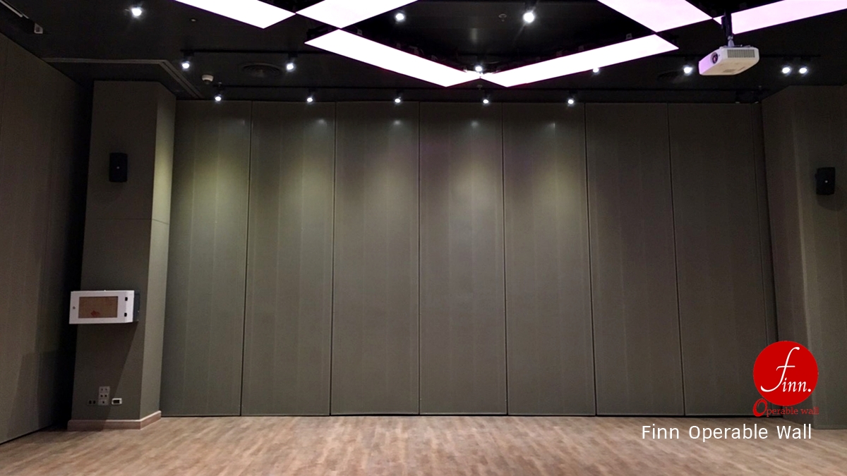 Glowfish@Bangkok :: Meeting & Training Rooms :: Finn Operable wall systems.