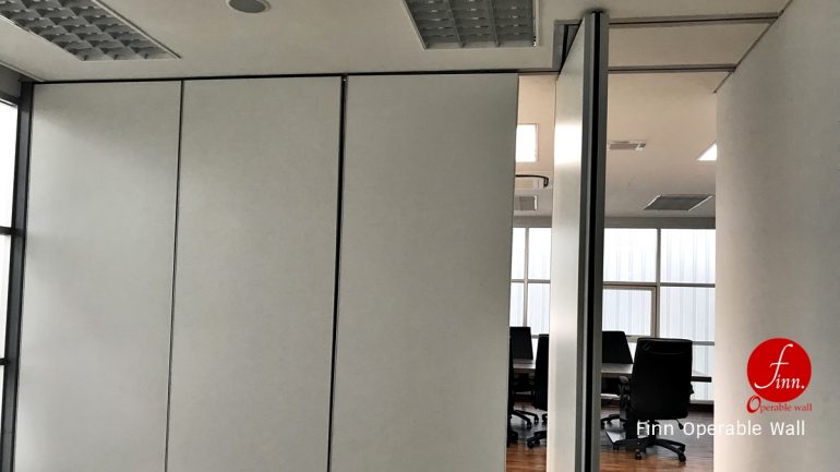 Woori Mold. @ Reference Projects. Meeting & Training Room :: Finn Operable wall systems.
