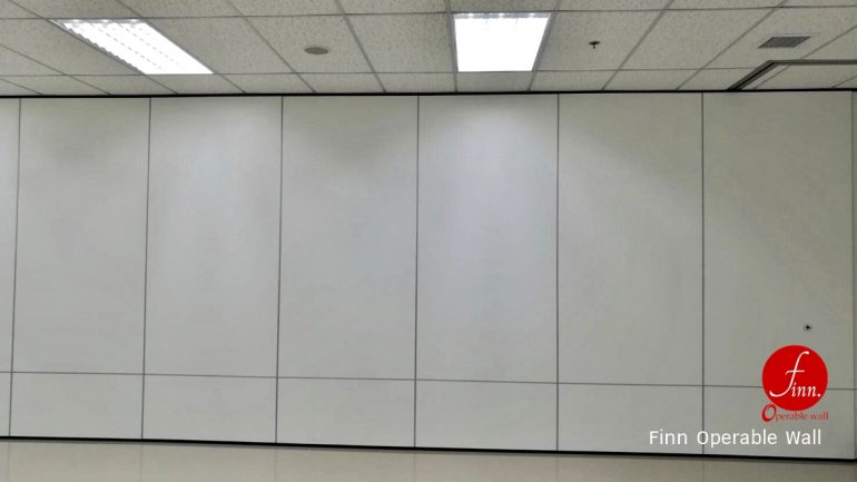 ASIA CAN :: Reference Projects. Meeting & Training Room :: Finn Operable wall systems.