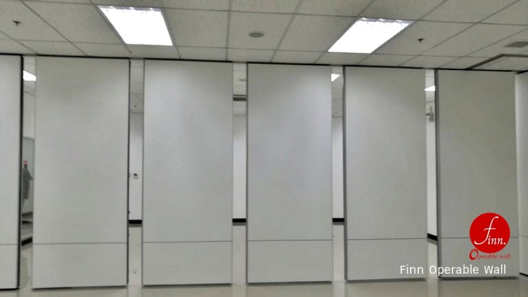 ASIA CAN :: Reference Projects. Meeting & Training Room :: Finn Operable wall systems.