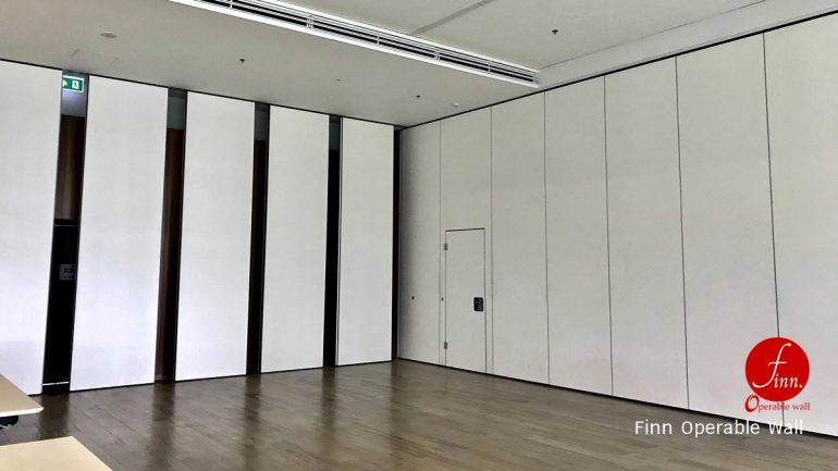 ByBUZZ@Bangkok Reference Projects. Meeting & Training Room :: Finn Operable wall systems.