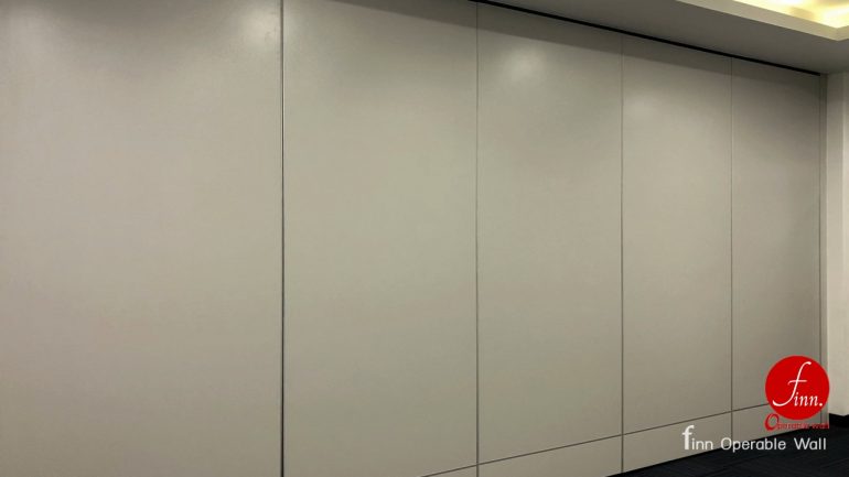 NICHIAS Reference Projects. Meeting & Training Room :: Finn Operable wall systems.