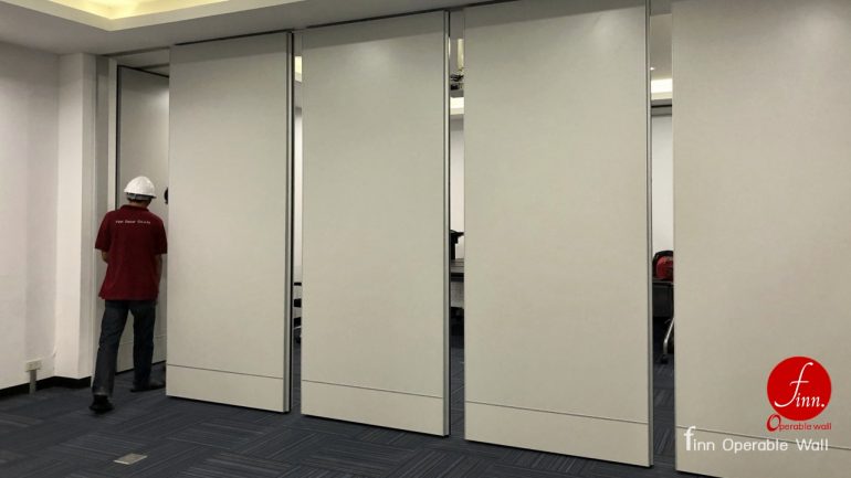 NICHIAS Reference Projects. Meeting & Training Room :: Finn Operable wall systems.