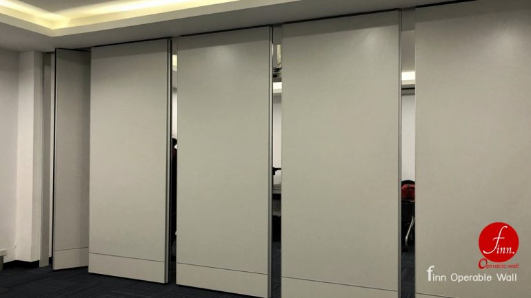 NICHIAS Reference Projects. Meeting & Training Room :: Finn Operable wall systems.