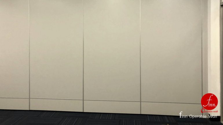 NICHIAS Reference Projects. Meeting & Training Room :: Finn Operable wall systems.